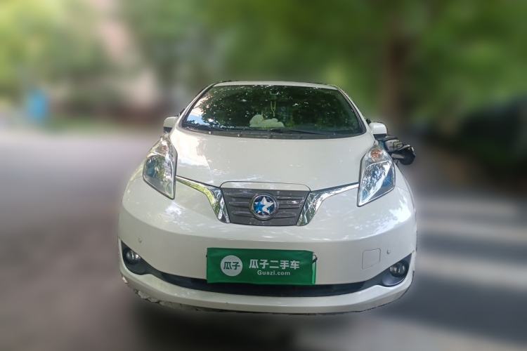 Used Venucia Leaf 2014 Lingfeng Edition 6.6 KW Front