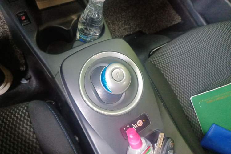 Used Venucia Leaf 2014 Lingfeng Edition 6.6 KW Gear Lever