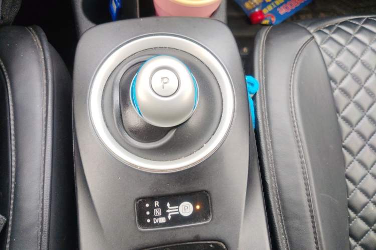 Used Venucia Leaf 2014 Lingfeng Edition 6.6 KW Gear Lever