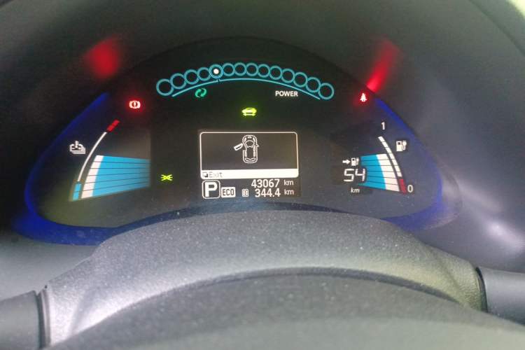 Used Venucia Leaf 2014 Lingfeng Edition 6.6 KW Odometer Close Up