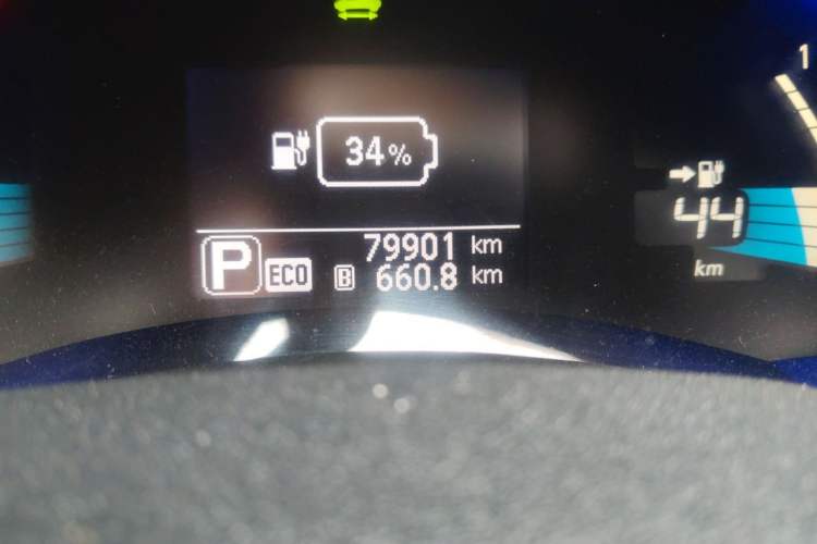 Used Venucia Leaf 2014 Lingfeng Edition 6.6 KW Odometer Close Up