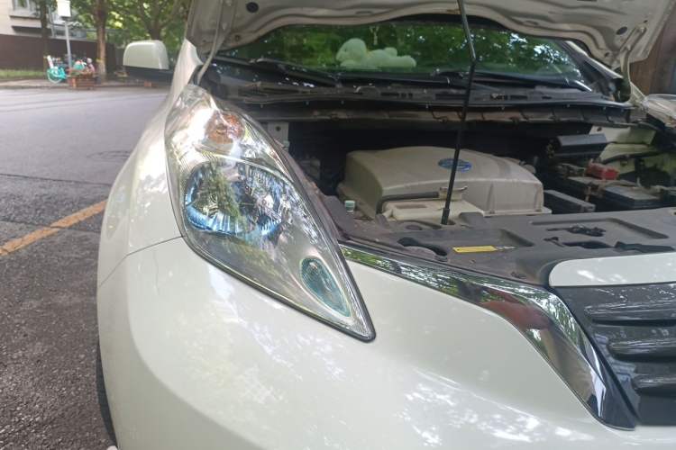 Used Venucia Leaf 2014 Lingfeng Edition 6.6 KW Right Front Headlight