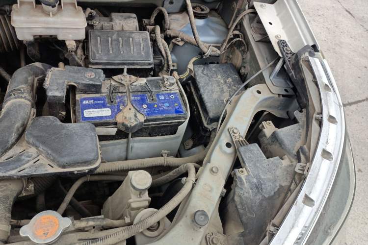 Used Venucia M50V 2017 1.6L XL CVT Luxury Edition Engine Bay Left