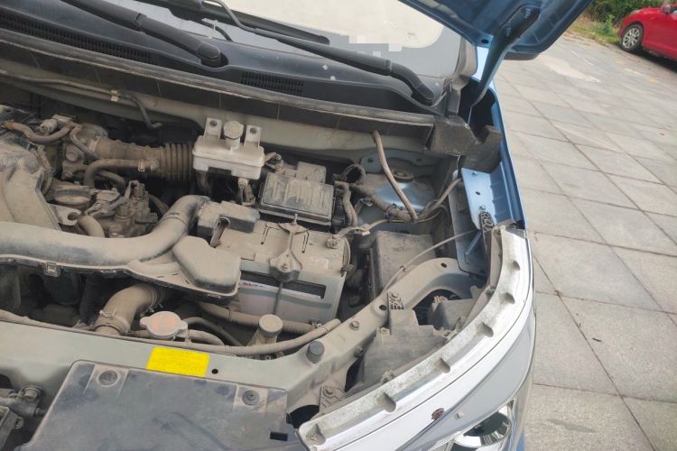 Used Venucia M50V 2017 1.6L XL CVT Luxury Edition Engine Bay Left