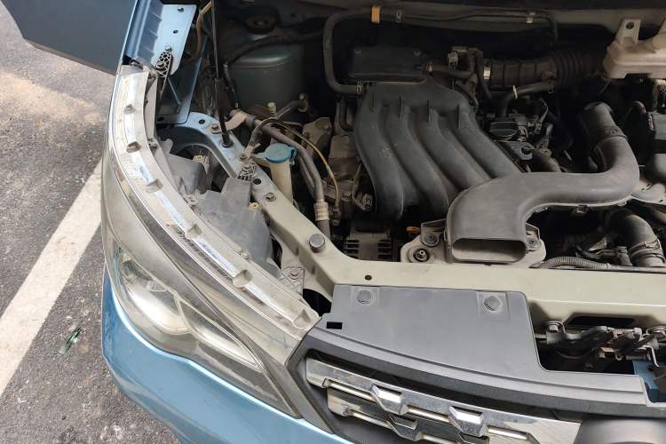 Used Venucia M50V 2017 1.6L XL CVT Luxury Edition Engine Bay Right