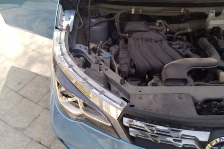 Used Venucia M50V 2017 1.6L XL CVT Luxury Edition Engine Bay Right