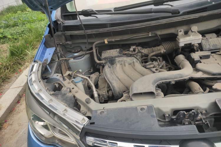 Used Venucia M50V 2017 1.6L XL CVT Luxury Edition Engine Bay Right
