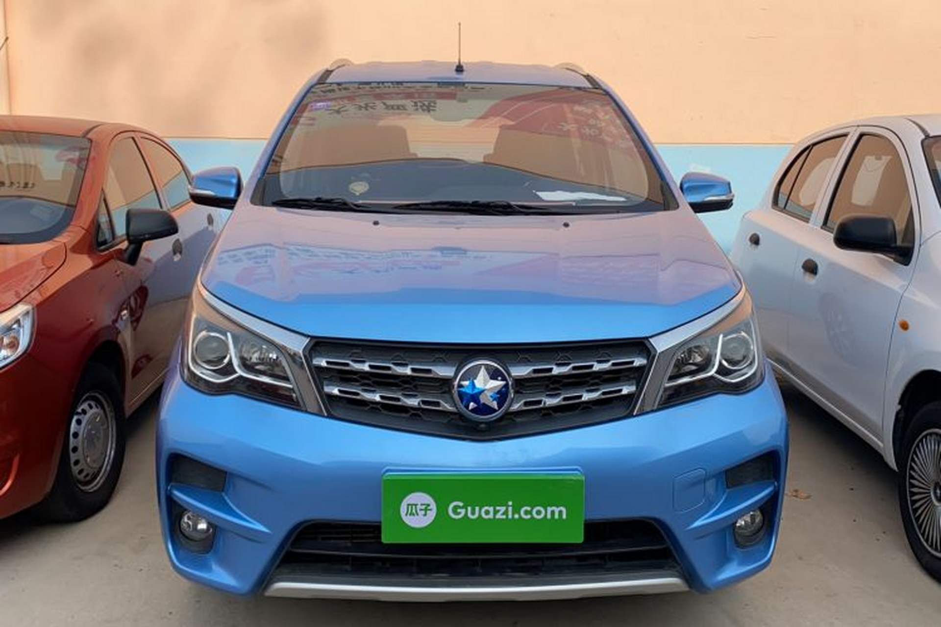 Used Venucia M50V 2017 1.6L XV CVT Deluxe Edition Exterior 1