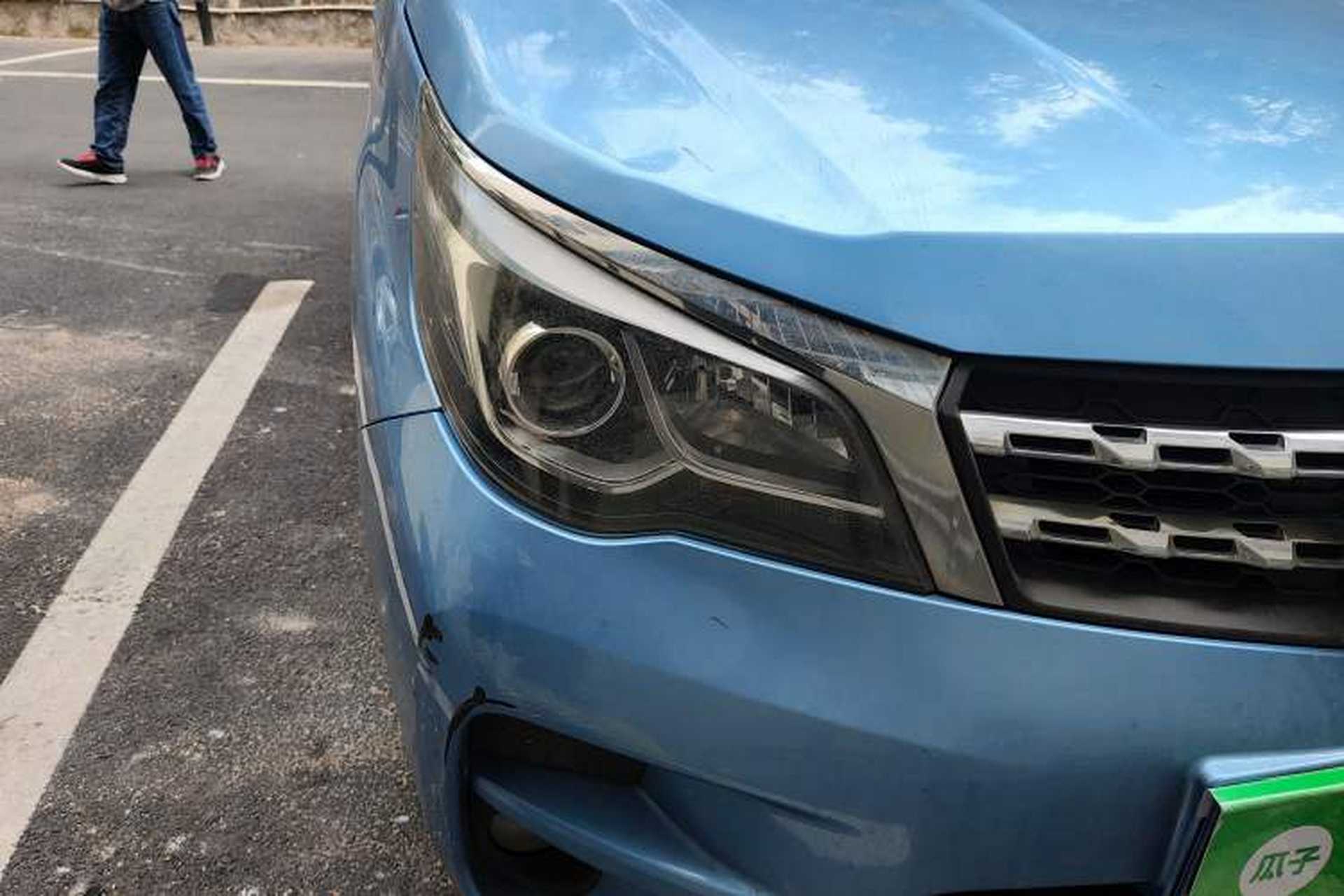 Used Venucia M50V 2017 1.6L XL CVT Luxury Edition Exterior 3