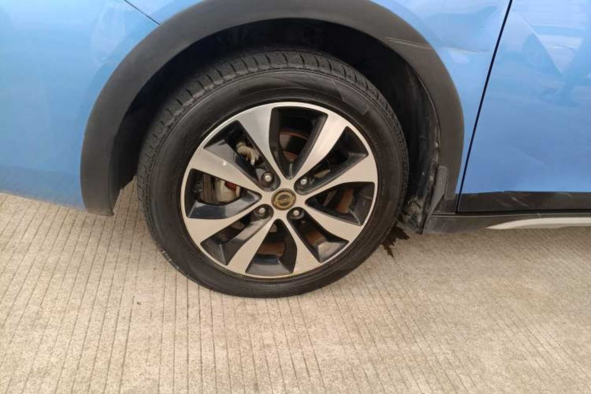 Used Venucia M50V 2017 1.6L XL CVT Luxury Edition Exterior 4