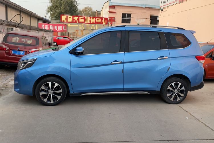 Used Venucia M50V 2017 1.6L XV CVT Deluxe Edition Exterior 5