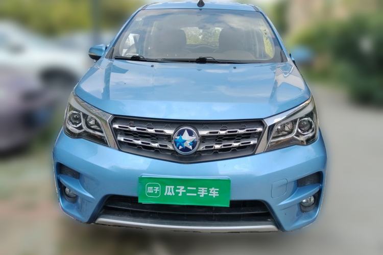 Used Venucia M50V 2017 1.6L XL CVT Luxury Edition Front