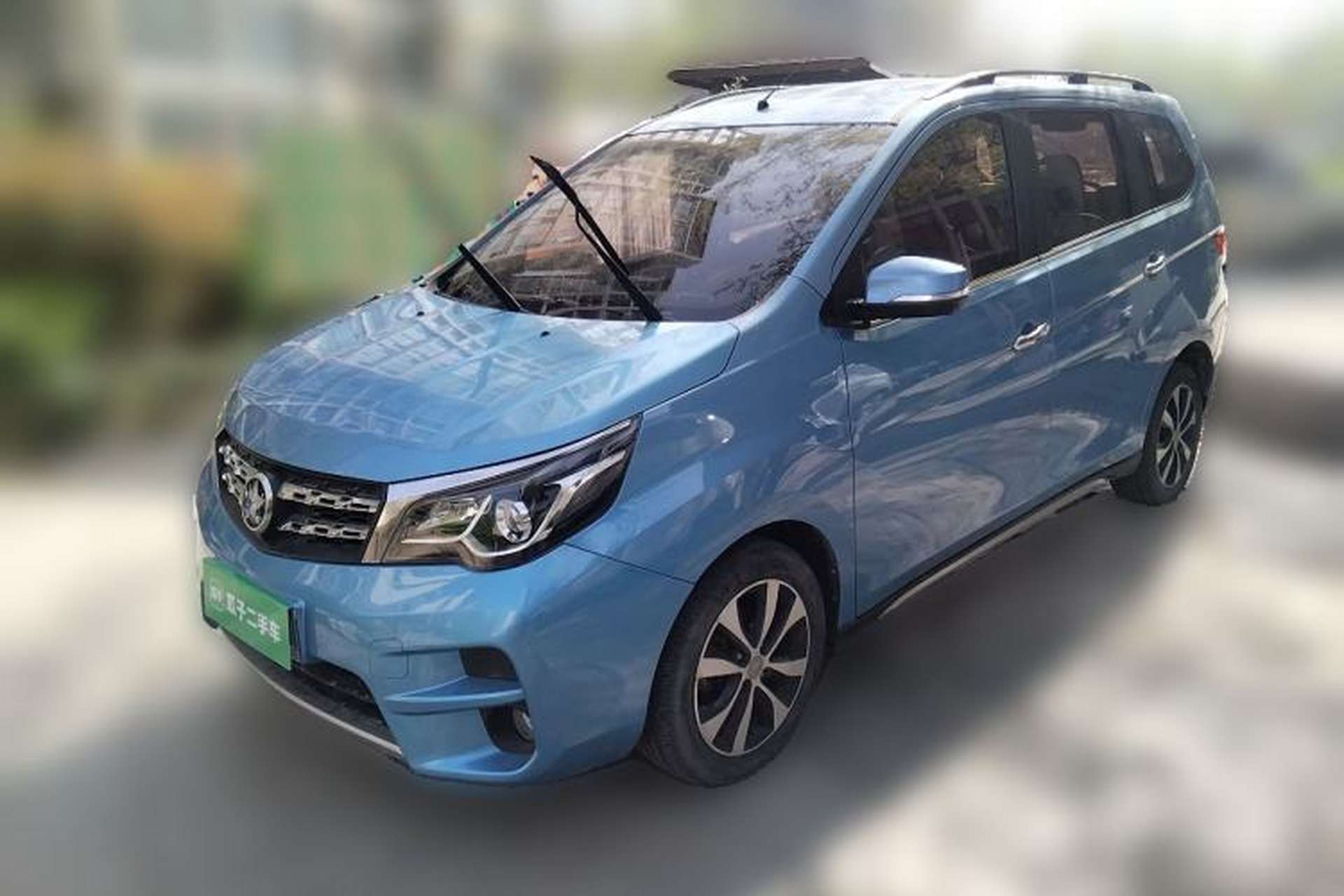 Used Venucia M50V 2017 1.6L XL CVT Luxury Edition Front Left 45 Deg