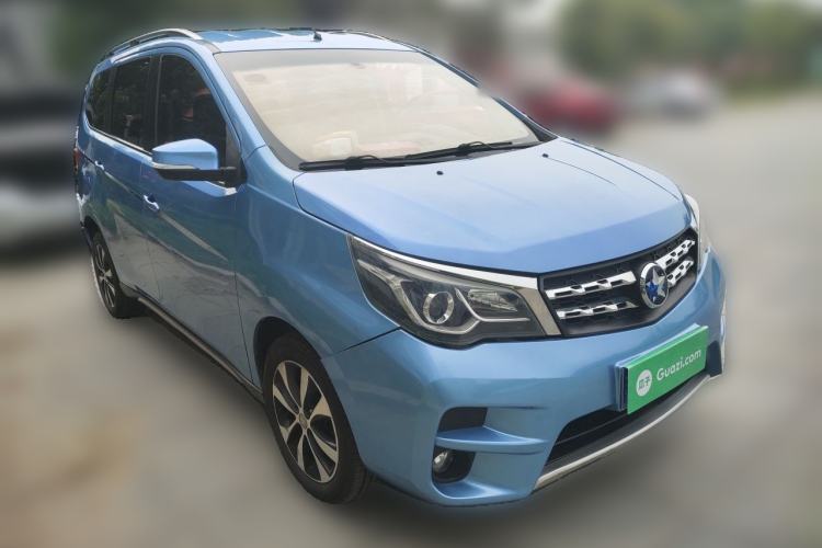 Used Venucia M50V 2017 1.6L XL CVT Luxury Edition Front Right 45 Deg