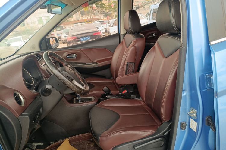 Used Venucia M50V 2017 1.6L XL CVT Luxury Edition Left Front Seat