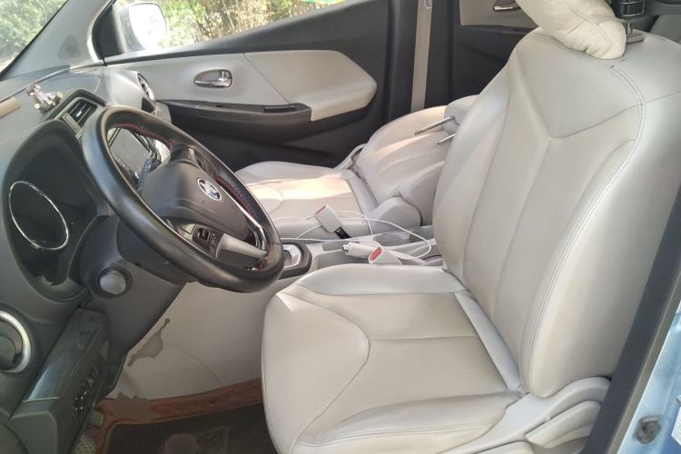 Used Venucia M50V 2017 1.6L XL CVT Luxury Edition Left Front Seat