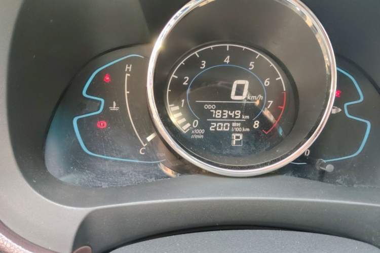 Used Venucia M50V 2017 1.6L XL CVT Luxury Edition Odometer Close Up