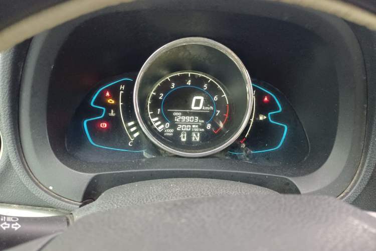 Used Venucia M50V 2017 1.6L XL CVT Luxury Edition Odometer Close Up
