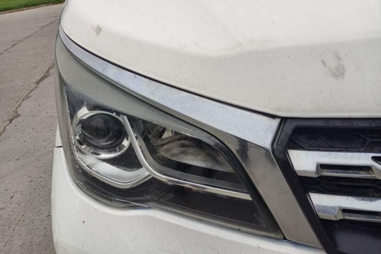 Used Venucia M50V 2017 1.6L XL CVT Luxury Edition Right Front Headlight