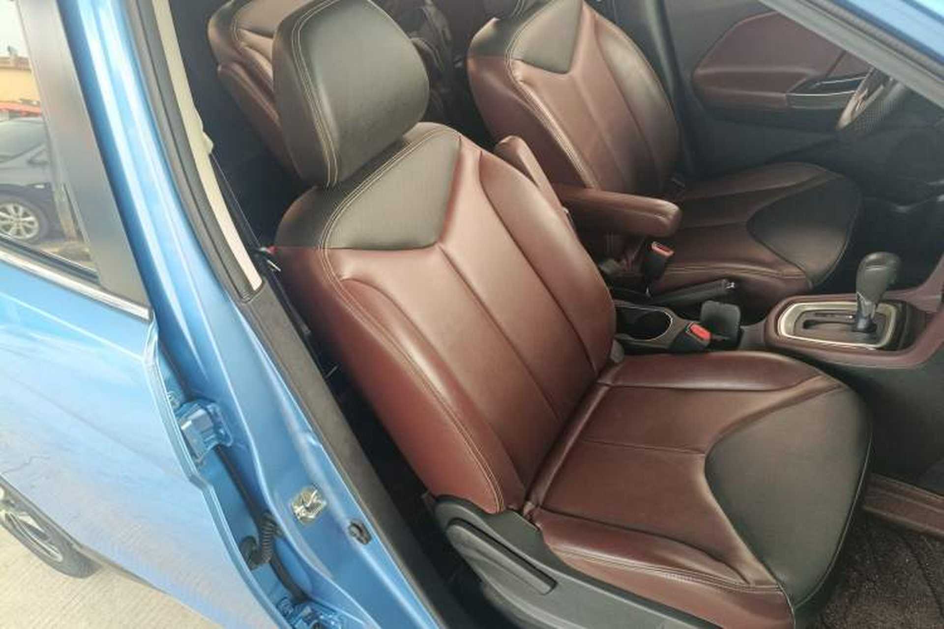 Used Venucia M50V 2017 1.6L XL CVT Luxury Edition Right Front Seat