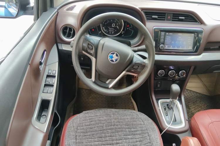 Used Venucia M50V 2017 1.6L XL CVT Luxury Edition Steering Wheel