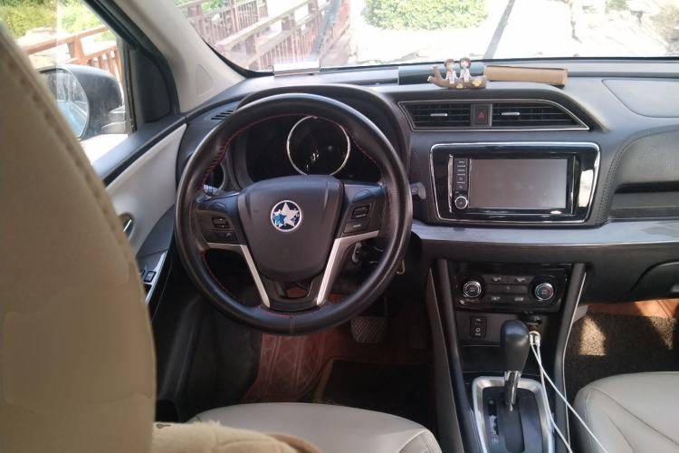 Used Venucia M50V 2017 1.6L XL CVT Luxury Edition Steering Wheel