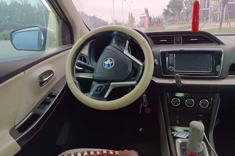 Used Venucia M50V 2017 1.6L XL CVT Luxury Edition Steering Wheel