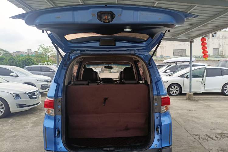 Used Venucia M50V 2017 1.6L XL CVT Luxury Edition Trunk