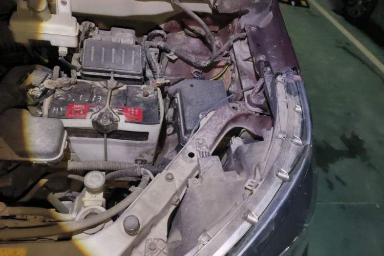 Used Venucia M50V 2017 1.6L XL CVT Luxury Edition Engine Bay Left