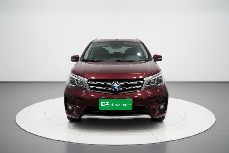 Used Venucia M50V 2017 1.5L XV Manual Elite Edition Front
