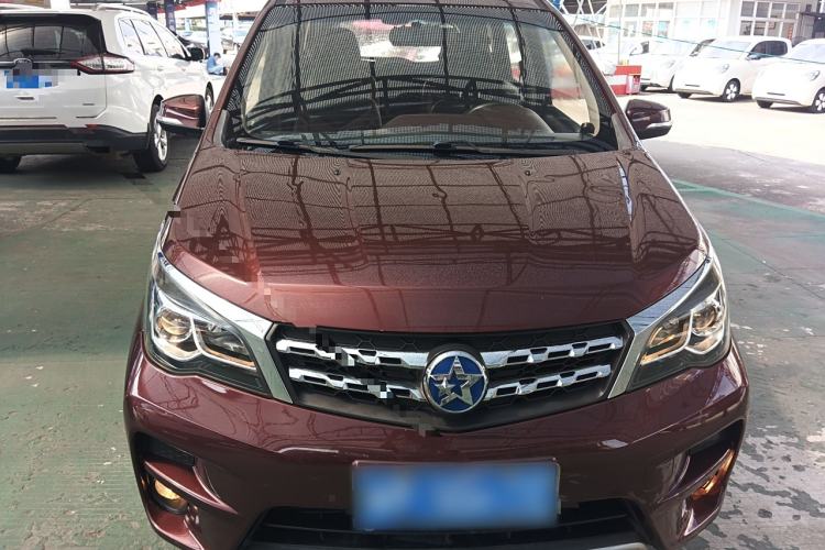 Used Venucia M50V 2017 1.6L XL CVT Luxury Edition Front