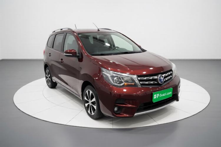 Used Venucia M50V 2017 1.5L XV Manual Elite Edition Front Right 45 Deg