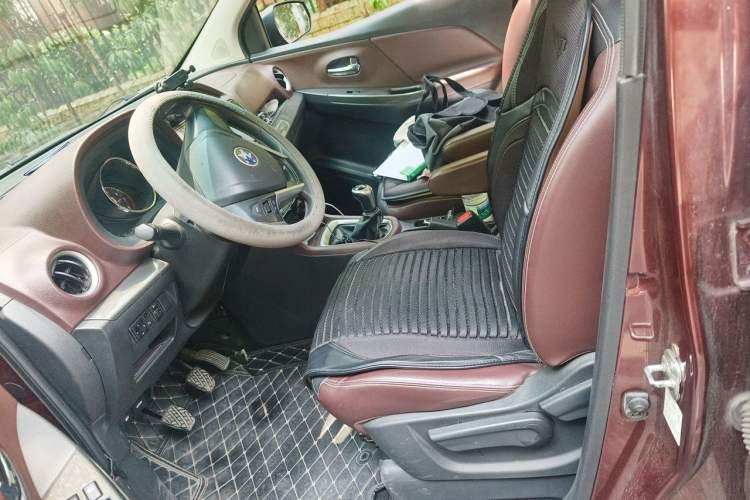 Used Venucia M50V 2017 1.5L XV Manual Elite Edition Left Front Seat
