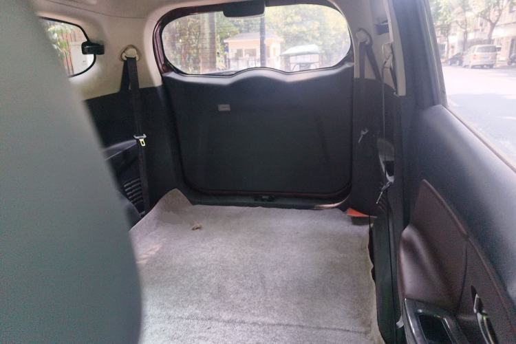 Used Venucia M50V 2017 1.5L XV Manual Elite Edition Left Rear Seat