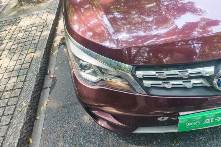Used Venucia M50V 2017 1.5L XV Manual Elite Edition Right Front Headlight