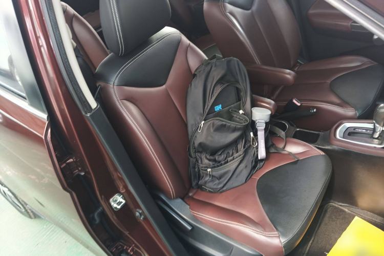 Used Venucia M50V 2017 1.6L XL CVT Luxury Edition Right Front Seat