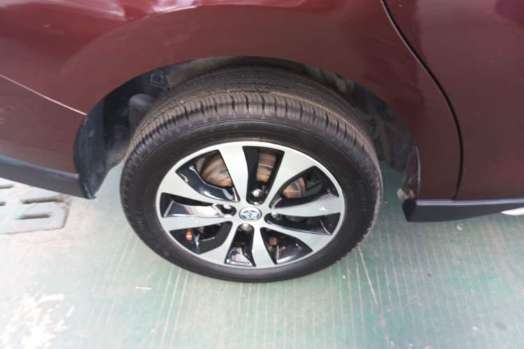 Used Venucia M50V 2017 1.6L XL CVT Luxury Edition Right Rear Wheel Hub