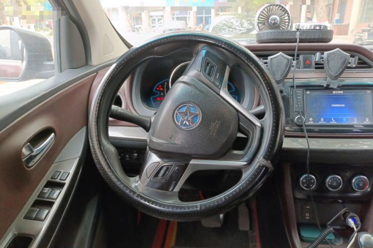 Used Venucia M50V 2017 1.6L XL CVT Luxury Edition Steering Wheel