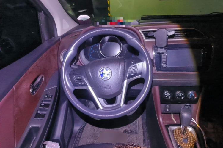 Used Venucia M50V 2017 1.6L XL CVT Luxury Edition Steering Wheel