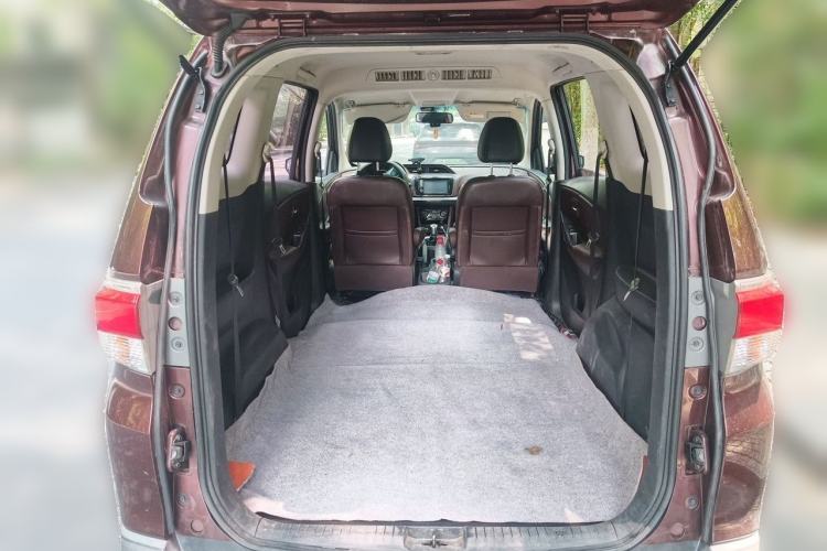 Used Venucia M50V 2017 1.5L XV Manual Elite Edition Trunk
