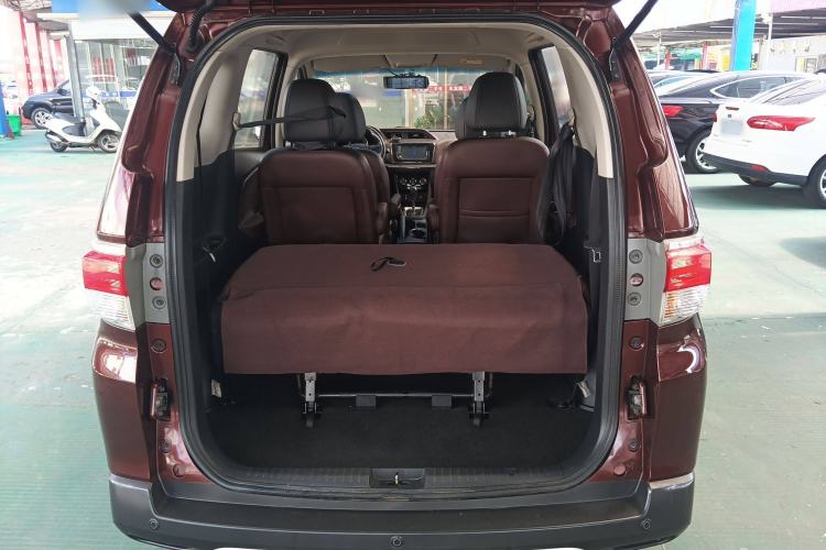 Used Venucia M50V 2017 1.6L XL CVT Luxury Edition Trunk