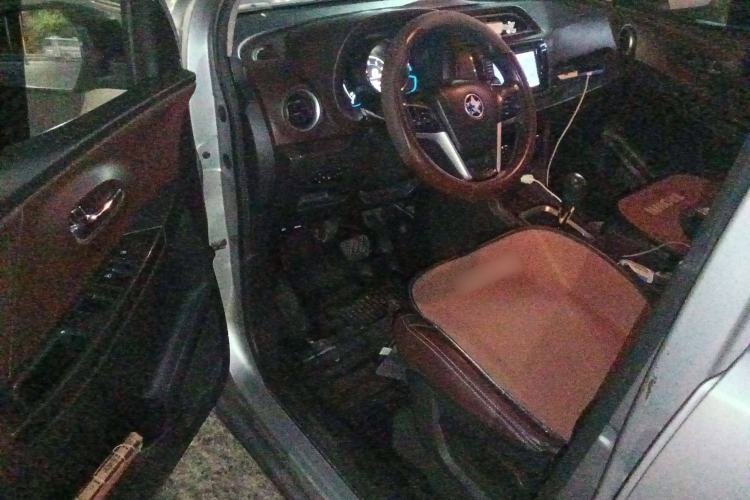 Used Venucia M50V 2017 1.6L XL CVT Luxury Edition Driver Seat