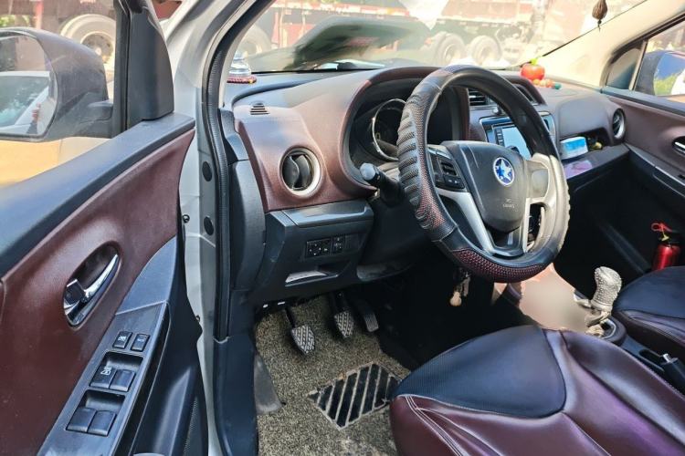 Used Venucia M50V 2017 1.5L XL Manual Comfort Edition Driver Seat