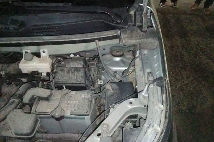 Used Venucia M50V 2017 1.6L XL CVT Luxury Edition Engine Bay Left