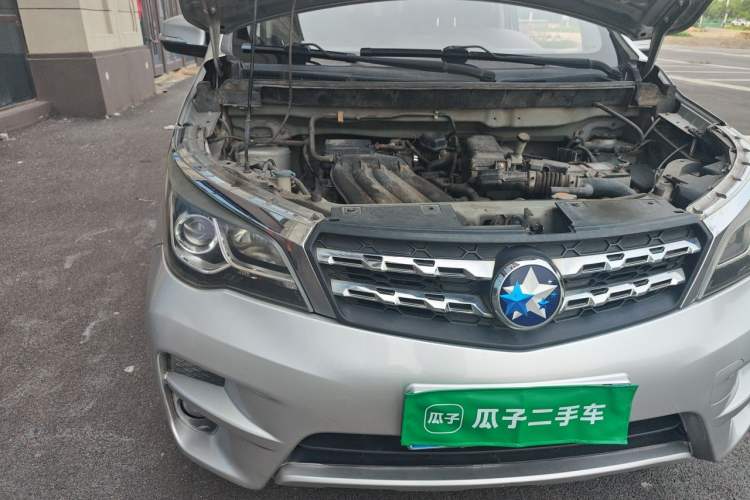 Used Venucia M50V 2017 1.5L XL Manual Comfort Edition Engine Bay Right