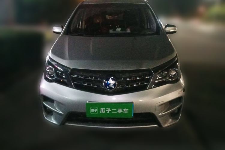 Used Venucia M50V 2017 1.6L XL CVT Luxury Edition Front