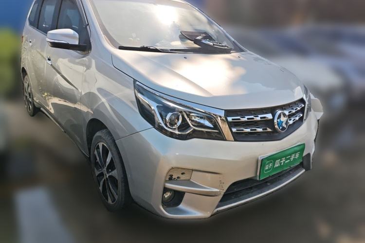 Used Venucia M50V 2017 1.5L XL Manual Comfort Edition Front Right 45 Deg