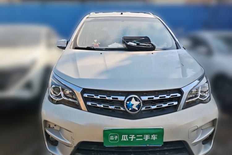 Used Venucia M50V 2017 1.5L XL Manual Comfort Edition Front
