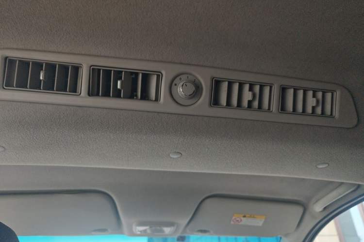 Used Venucia M50V 2017 1.5L XL Manual Comfort Edition Headliner