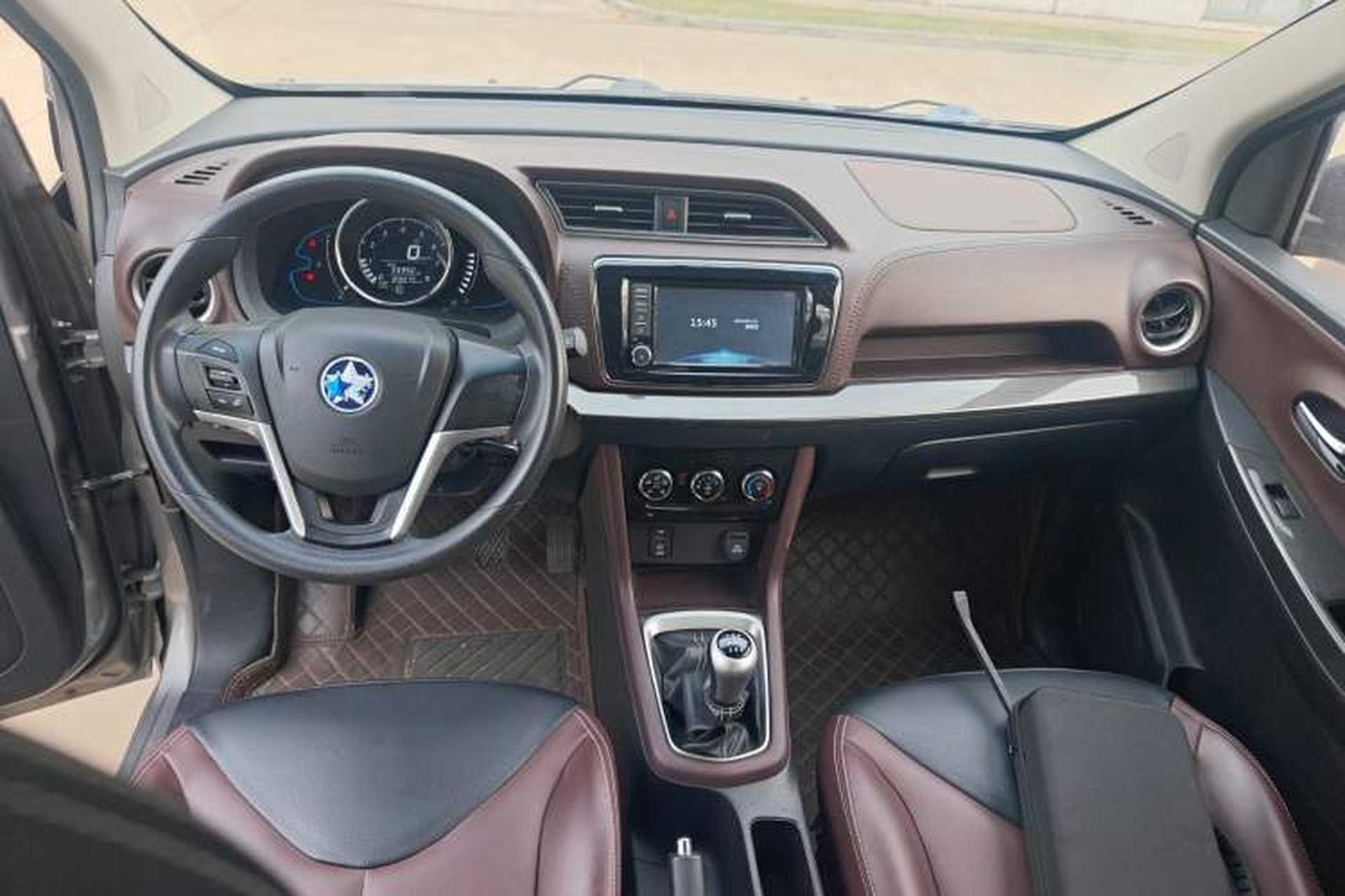 Used Venucia M50V 2017 1.5L XL Manual Comfort Edition Interior 2